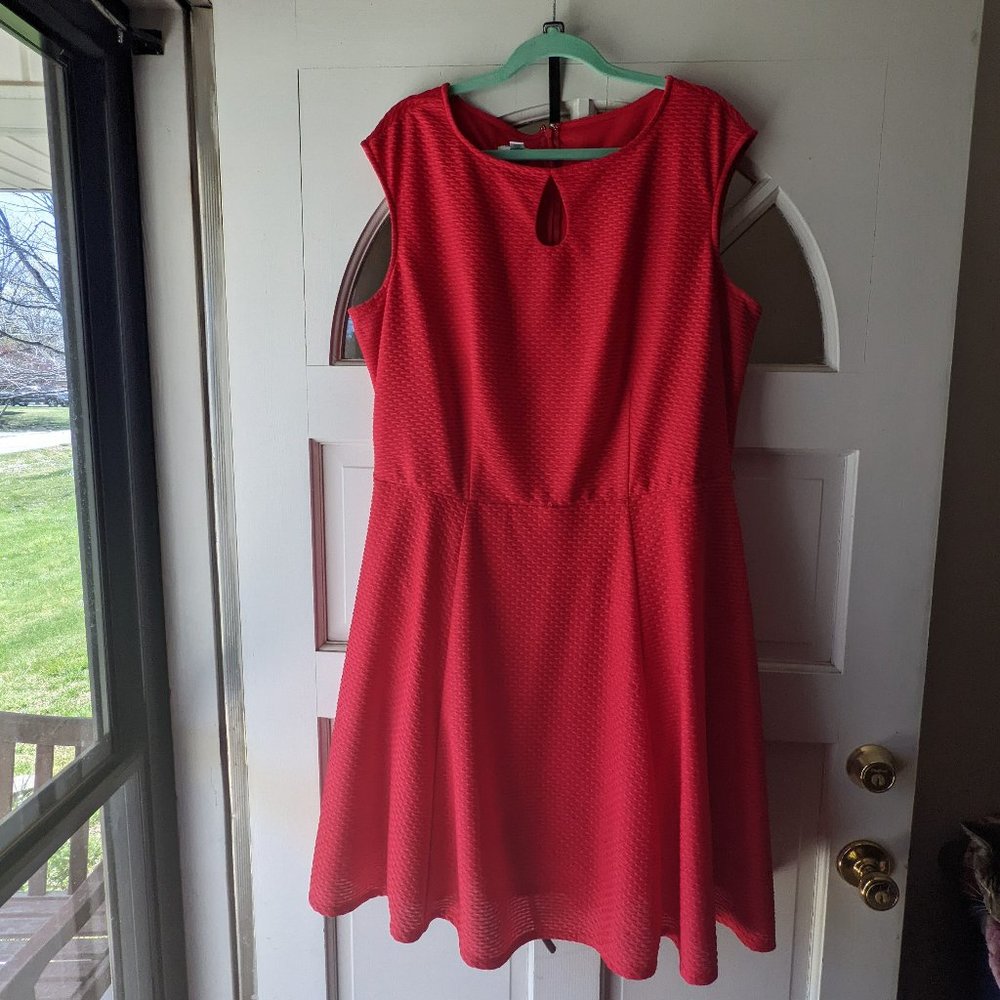 London Times Plus Size red dress with keyhole neckline